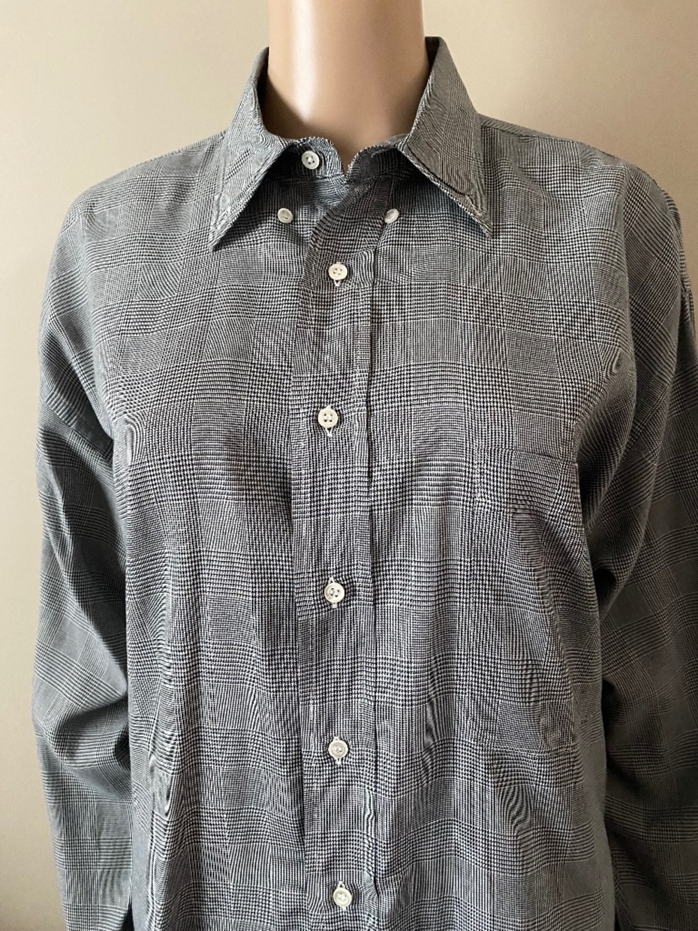 Vintage Hugo Boss plaid grey dress shirt, men’s 41/16
